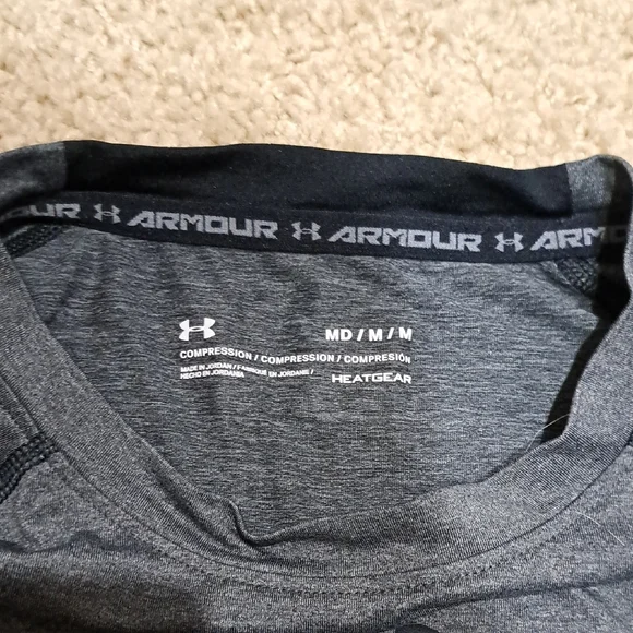 Under Armour Charcoal and Black Performance Top - Picture 2 of 3